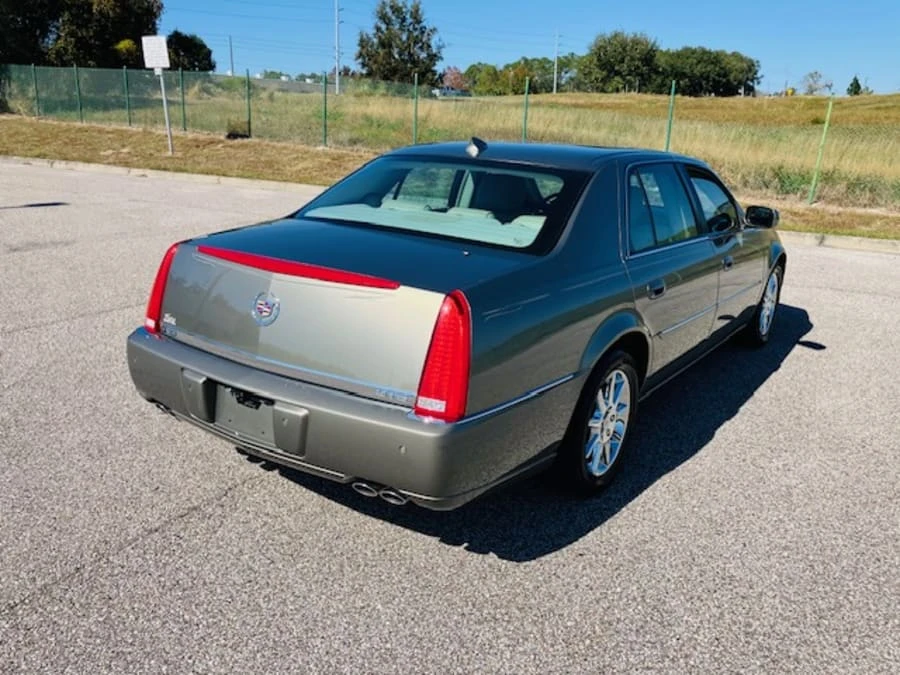 2010 Cadillac DTS - Image 3 of 13