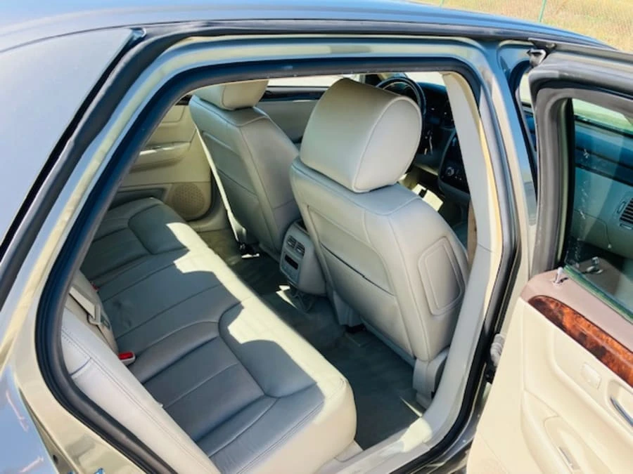 2010 Cadillac DTS - Image 10 of 13