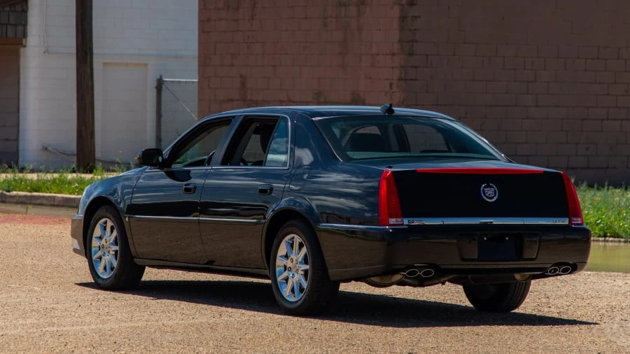 2010 Cadillac DTS - Image 3 of 14