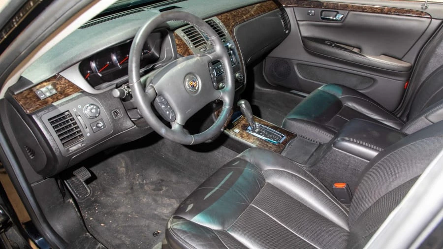 2010 Cadillac DTS - Image 4 of 14