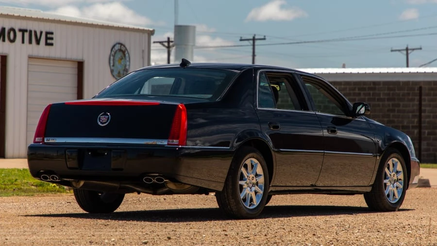 2010 Cadillac DTS - Image 12 of 14