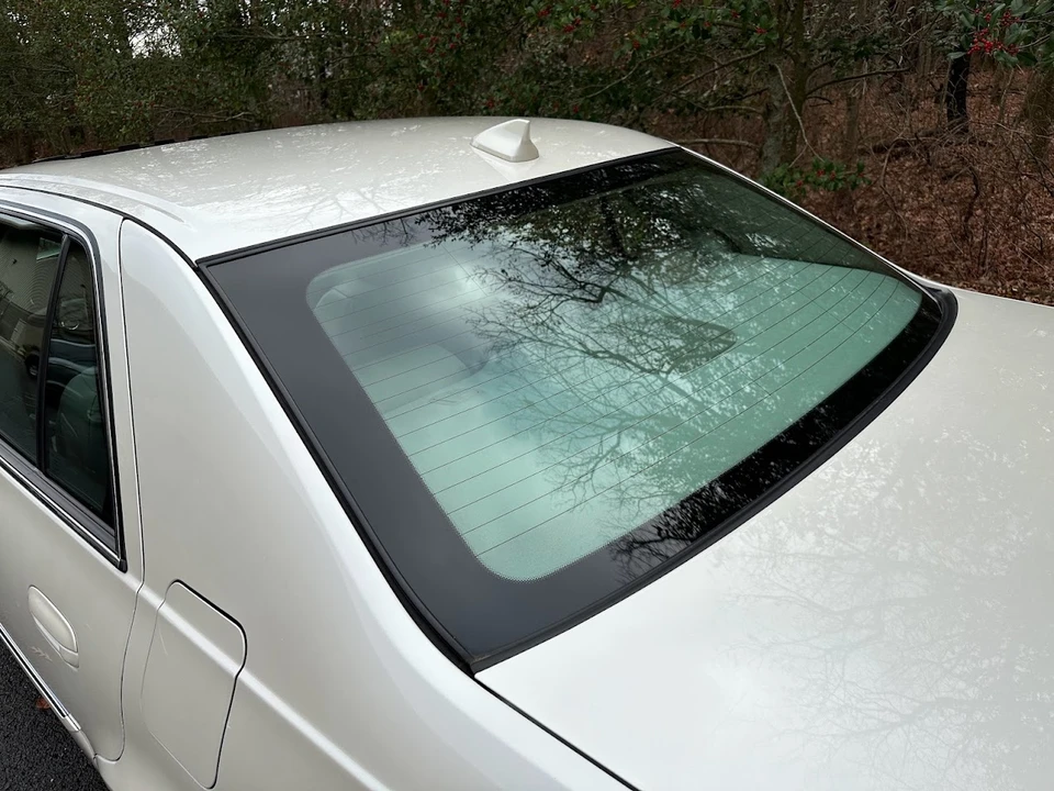 2010 Cadillac DTS - Image 30 of 31