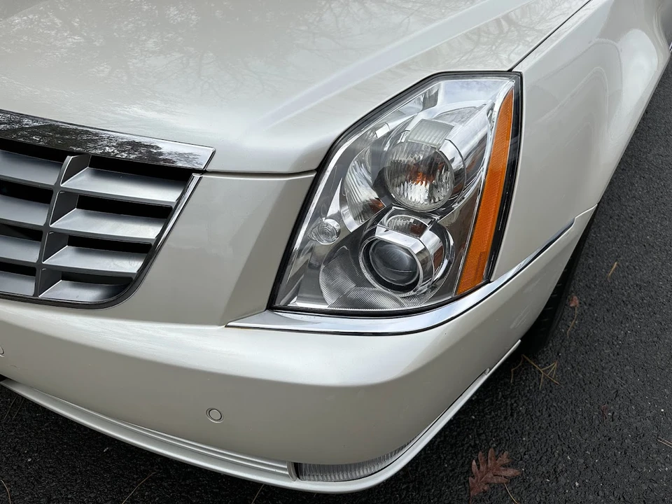 2010 Cadillac DTS - Image 23 of 31