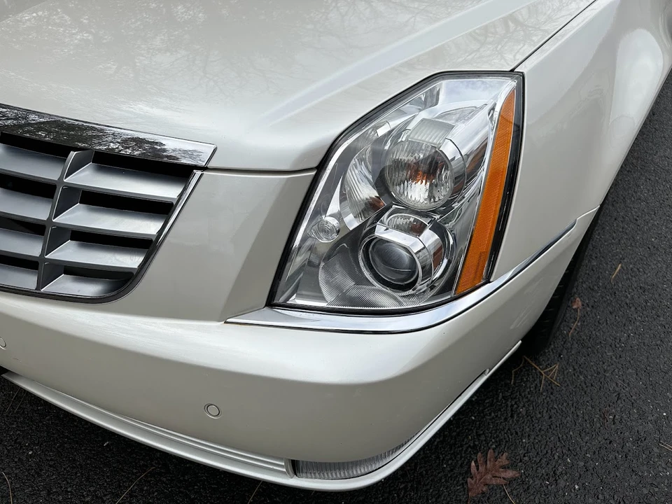 2010 Cadillac DTS - Image 22 of 31