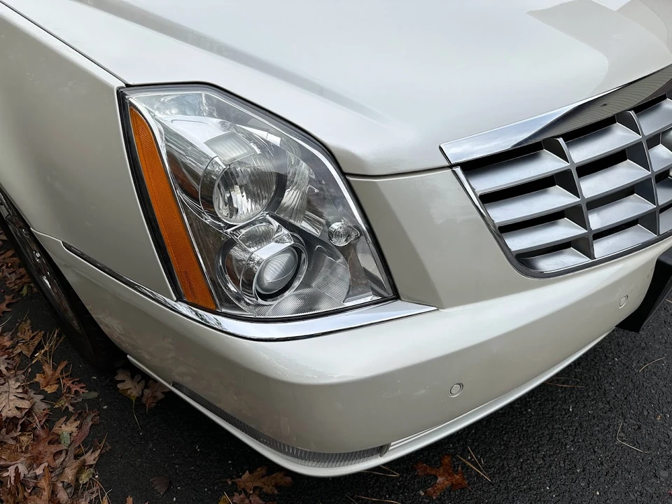 2010 Cadillac DTS - Image 21 of 31