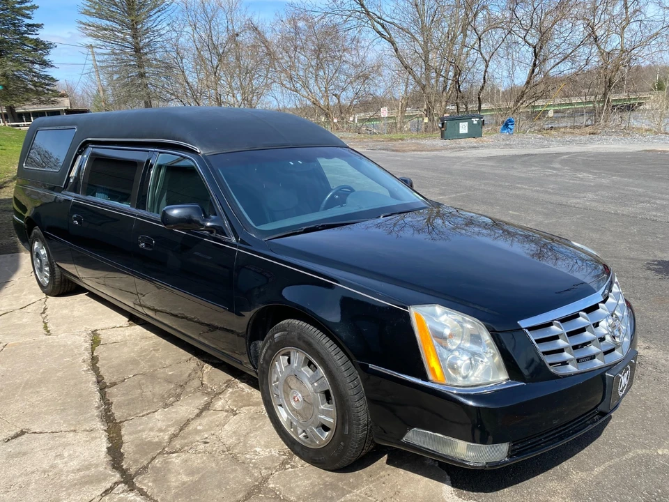 2010 Cadillac DTS - Image 7 of 20