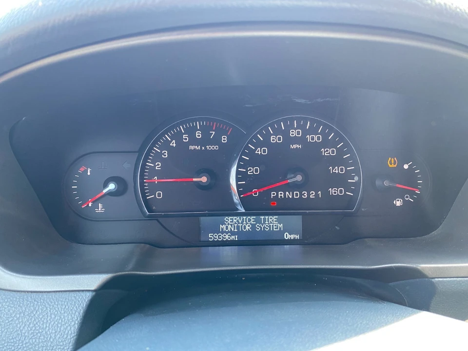 2010 Cadillac DTS - Image 19 of 20