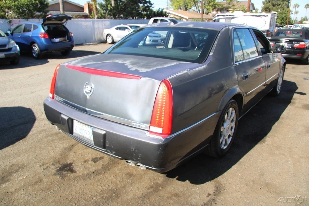 2010 Cadillac DTS - Image 7 of 21