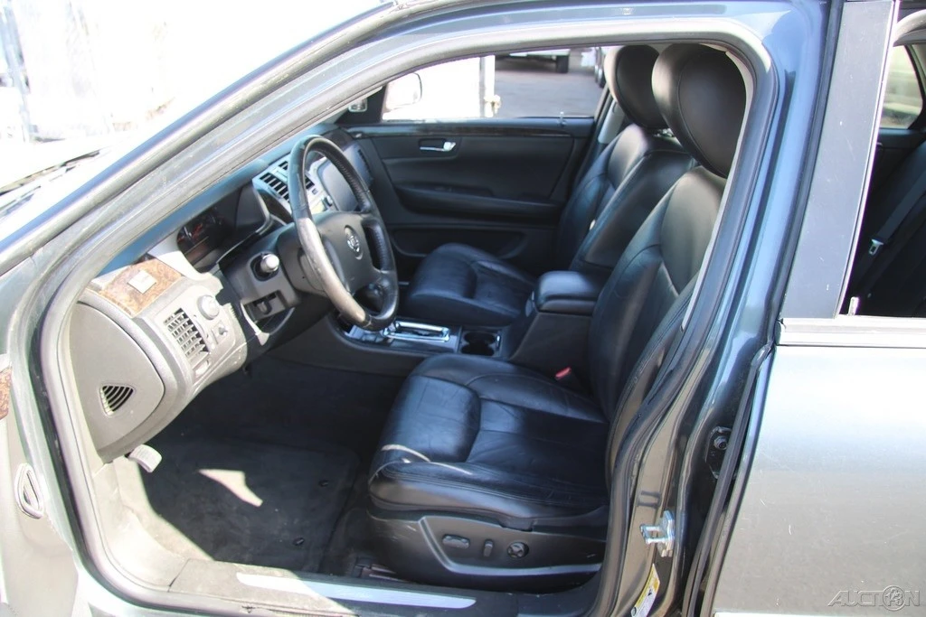 2010 Cadillac DTS - Image 14 of 21