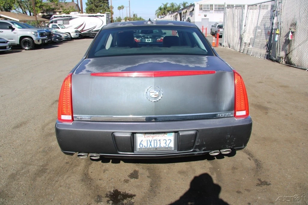 2010 Cadillac DTS - Image 6 of 21