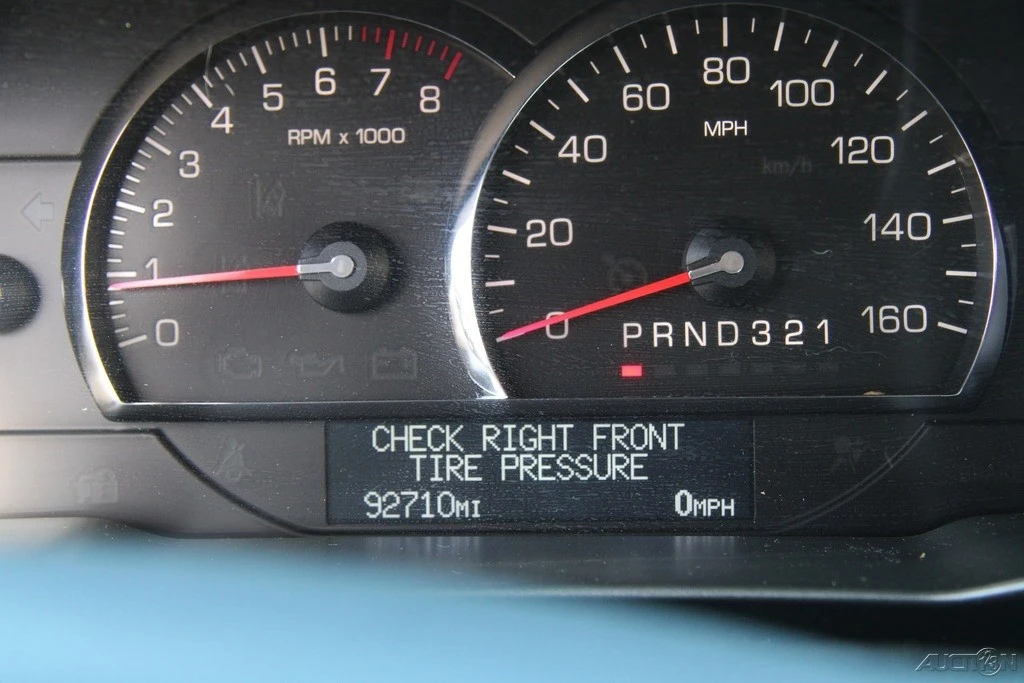 2010 Cadillac DTS - Image 17 of 21