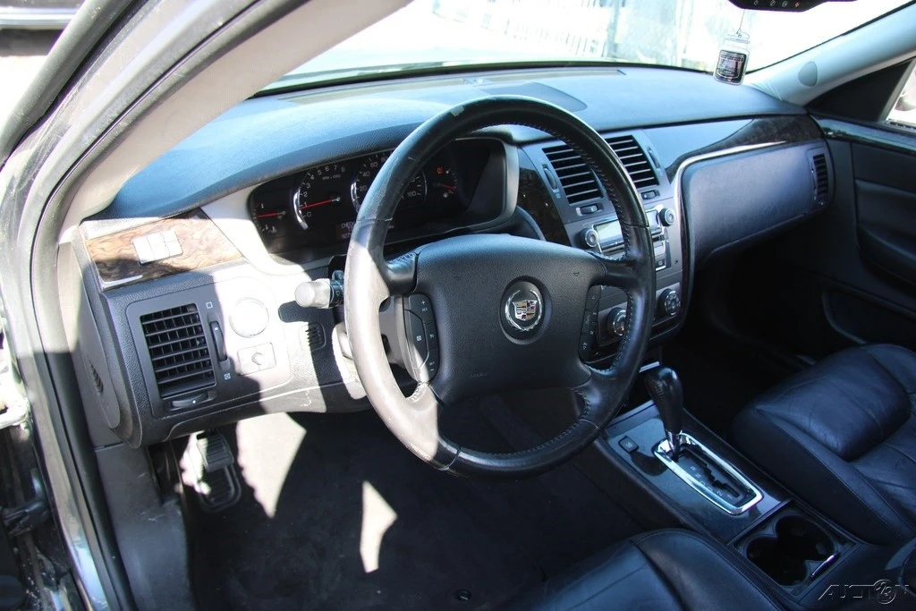 2010 Cadillac DTS - Image 15 of 21