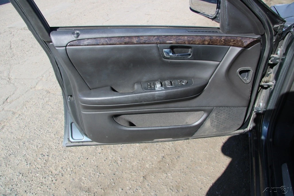 2010 Cadillac DTS - Image 13 of 21
