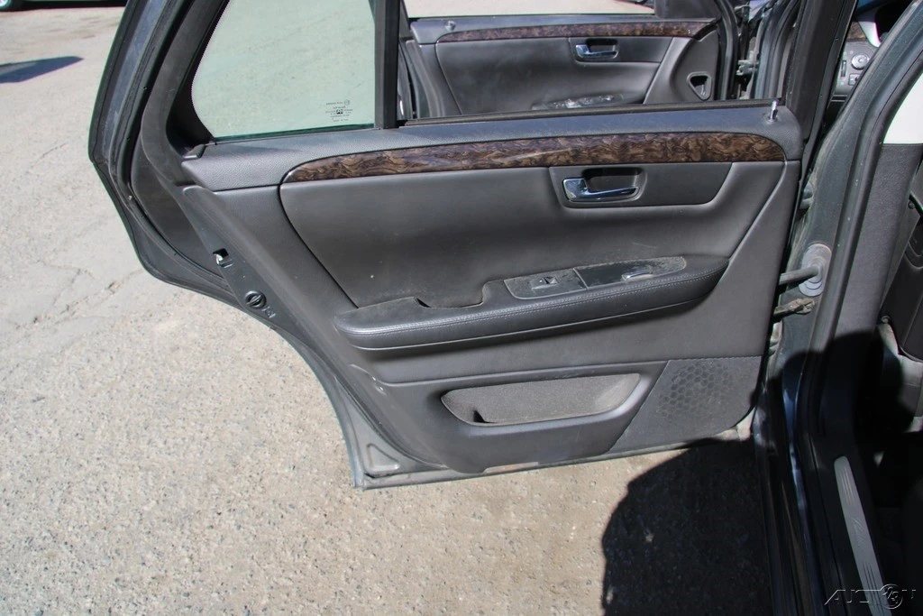 2010 Cadillac DTS - Image 20 of 21