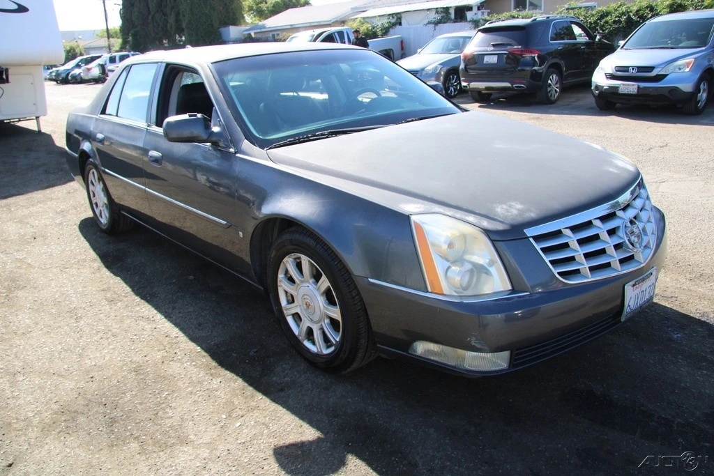 2010 Cadillac DTS - Image 10 of 21