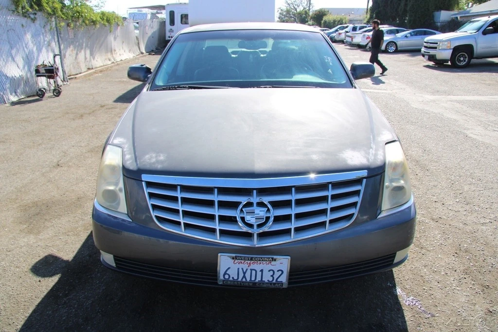 2010 Cadillac DTS - Image 11 of 21