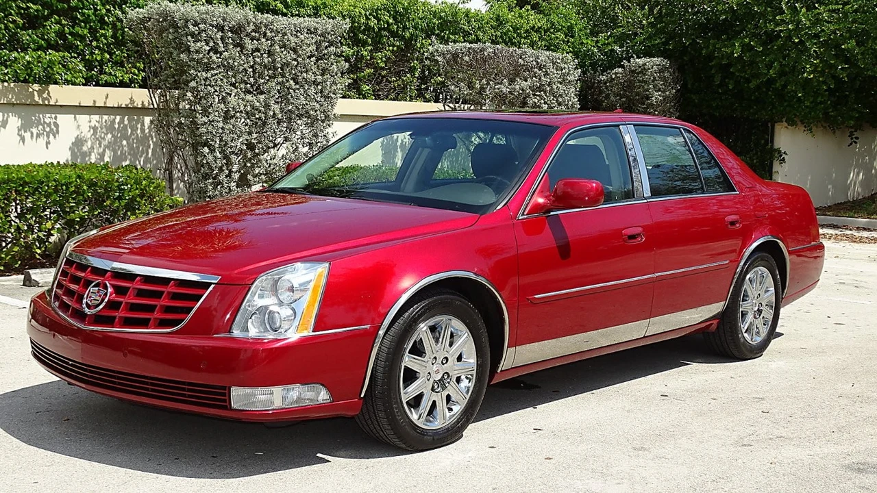 2010 Cadillac DTS - Image 6 of 21