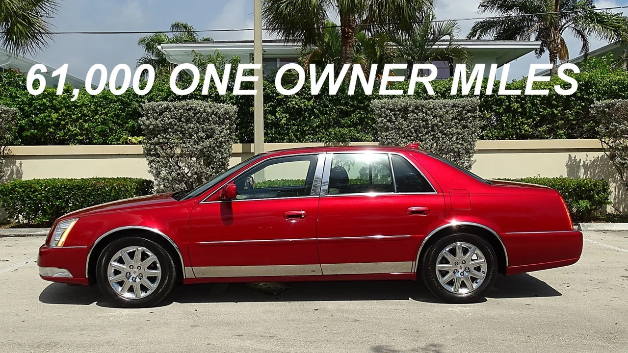 2010 Cadillac DTS - Image 2 of 21