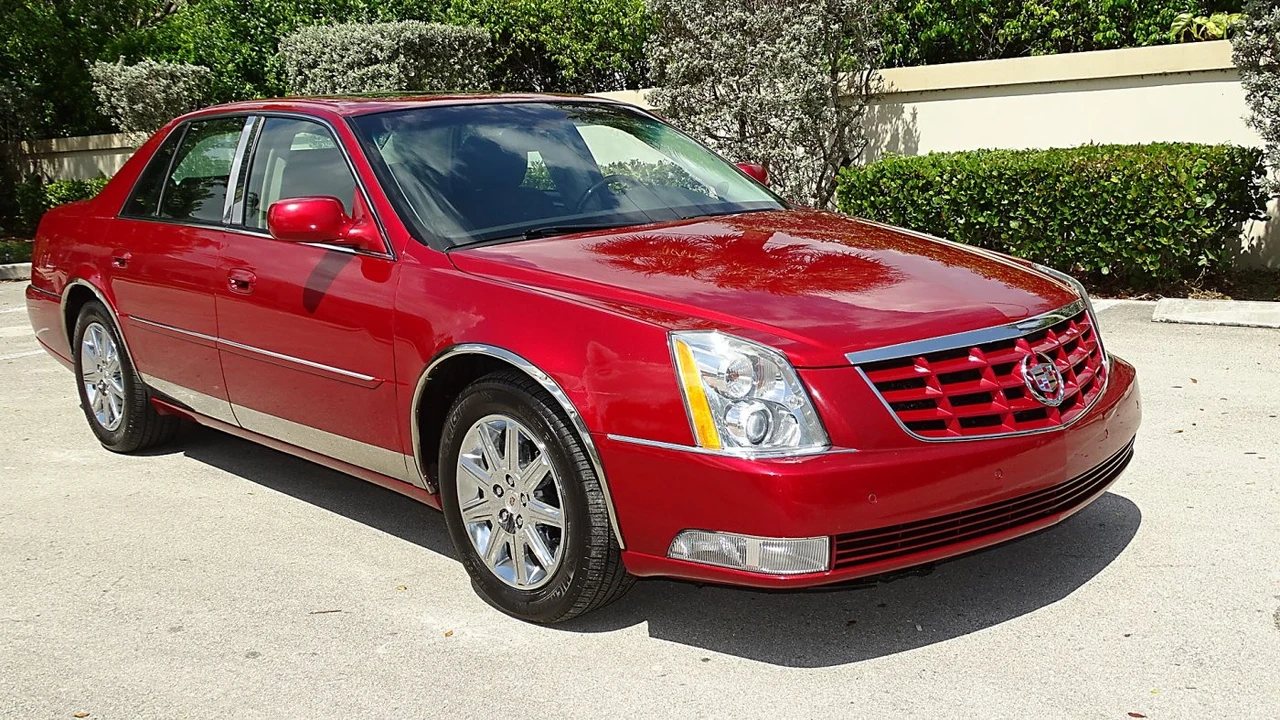 2010 Cadillac DTS - Image 7 of 21