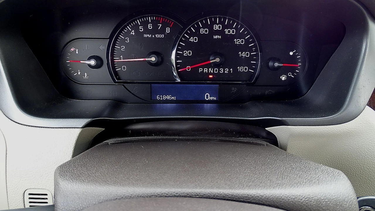 2010 Cadillac DTS - Image 20 of 21