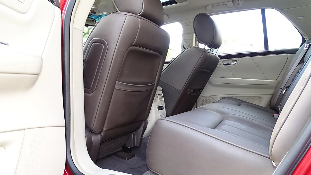 2010 Cadillac DTS - Image 17 of 21