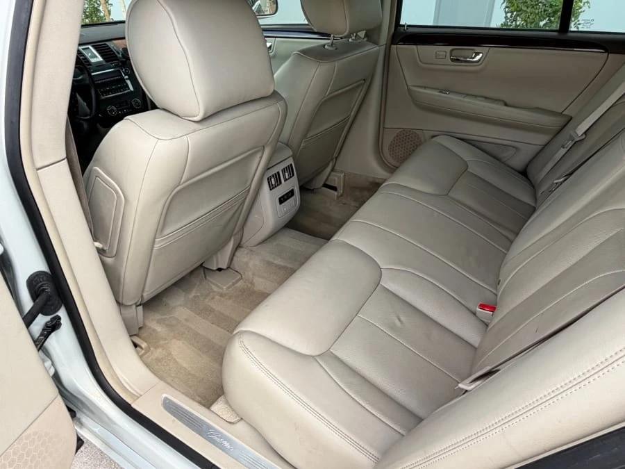 2010 Cadillac DTS - Image 18 of 28