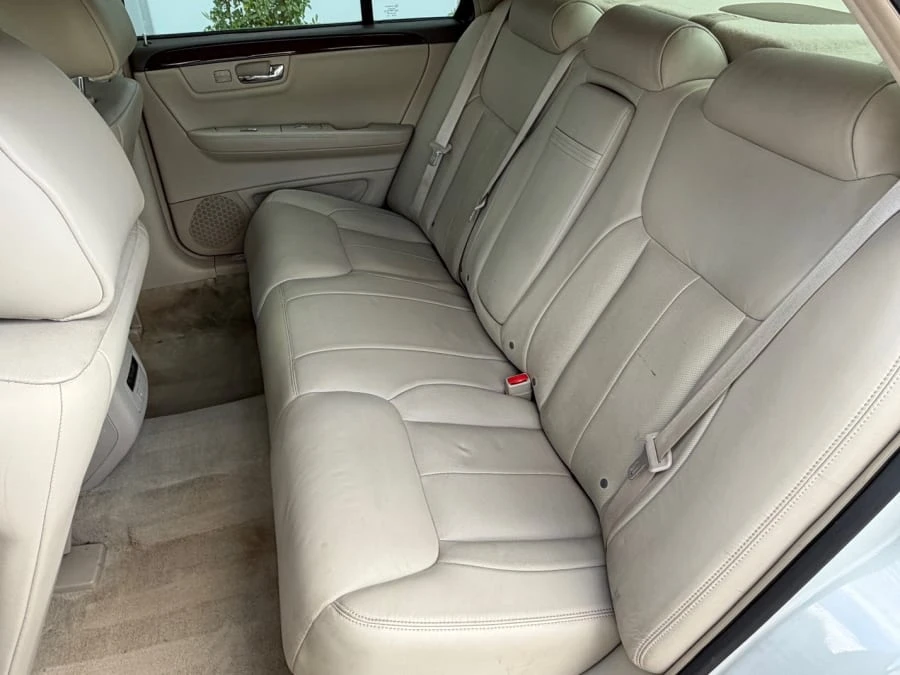 2010 Cadillac DTS - Image 20 of 28
