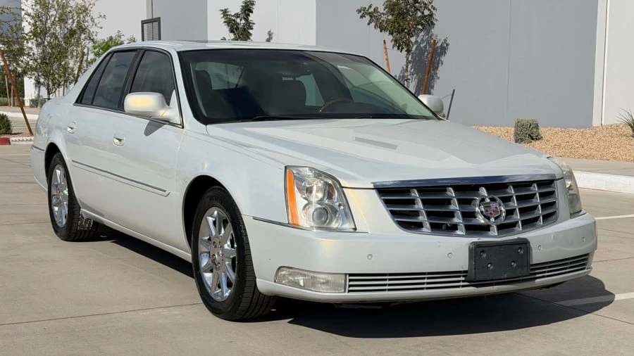 2010 Cadillac DTS - Image 6 of 28