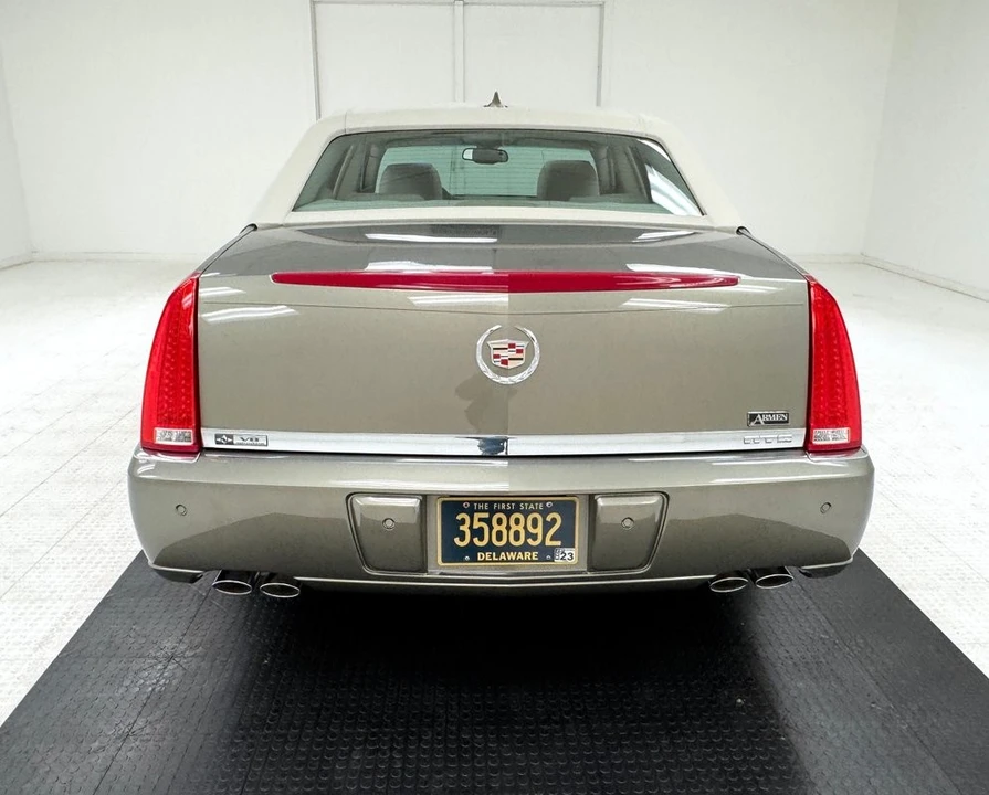 2010 Cadillac DTS - Image 4 of 12