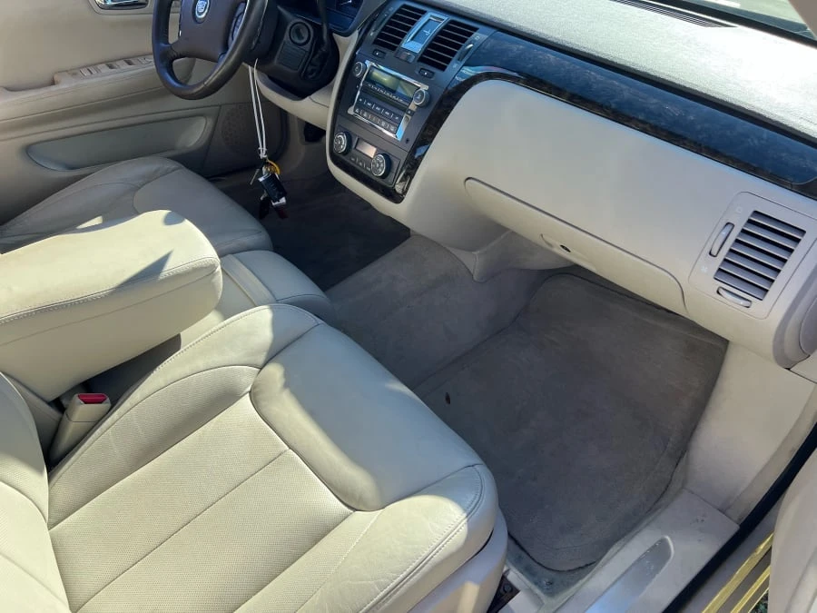 2010 Cadillac DTS - Image 6 of 8