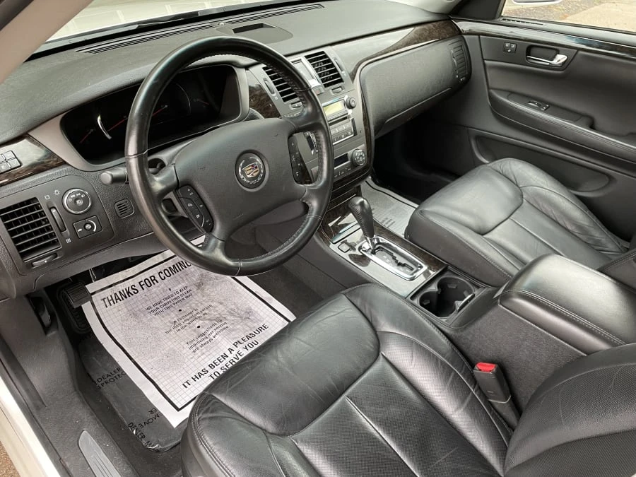 2010 Cadillac DTS - Image 23 of 26