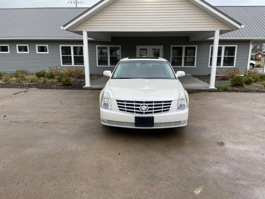 2010 Cadillac DTS - Image 4 of 26