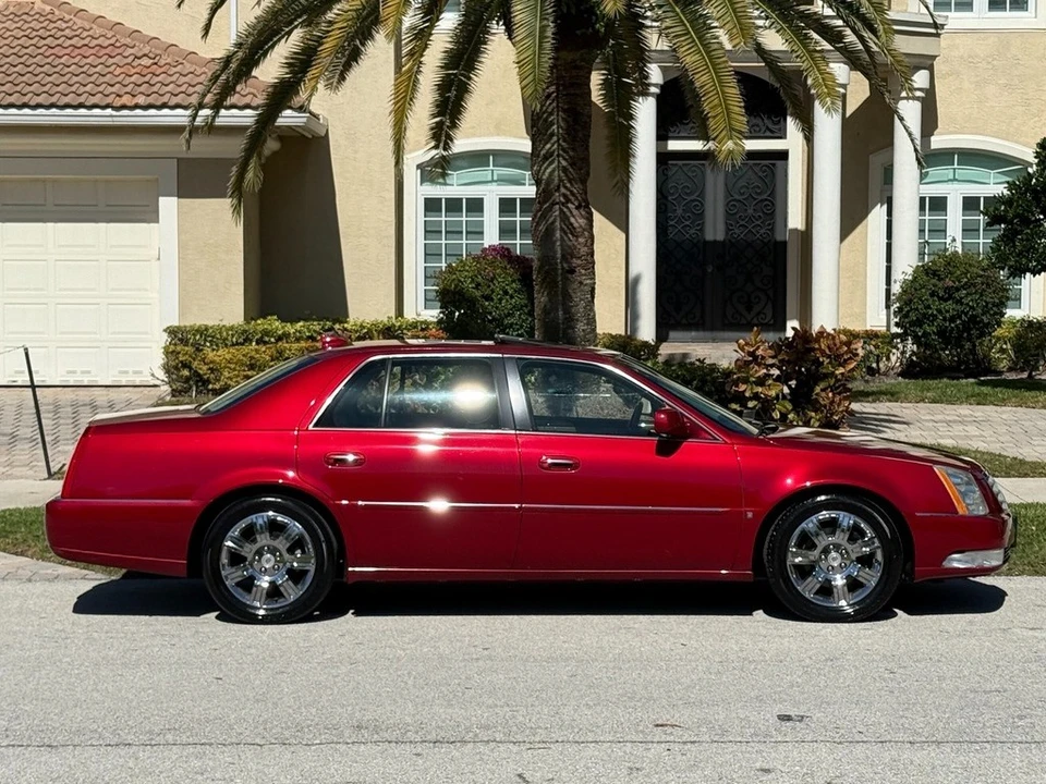 2010 Cadillac DTS - Image 2 of 21