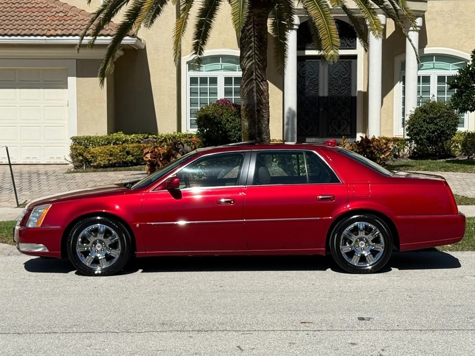 2010 Cadillac DTS - Image 6 of 21