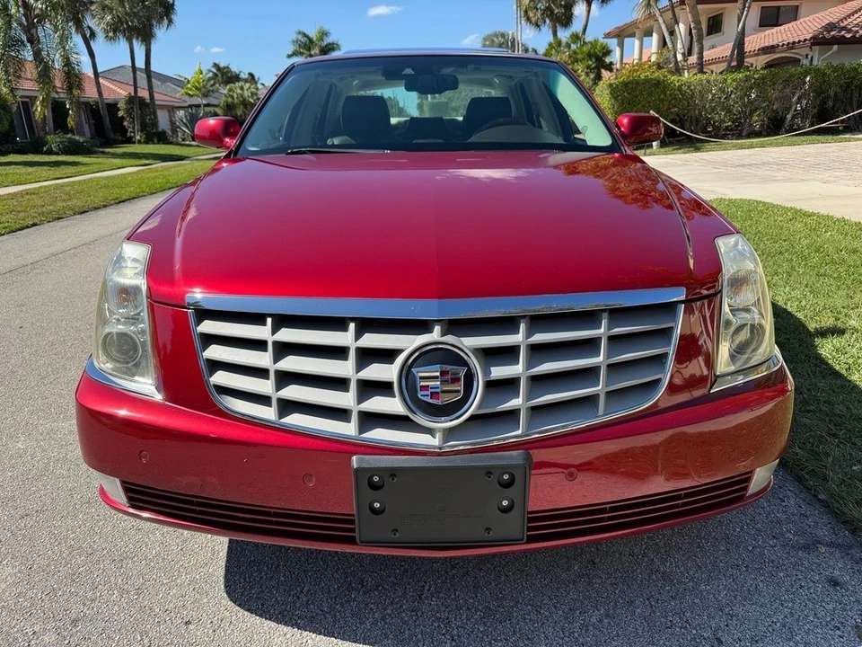 2010 Cadillac DTS - Image 4 of 21