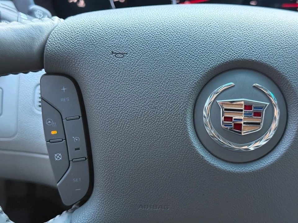 2010 Cadillac DTS - Image 12 of 21