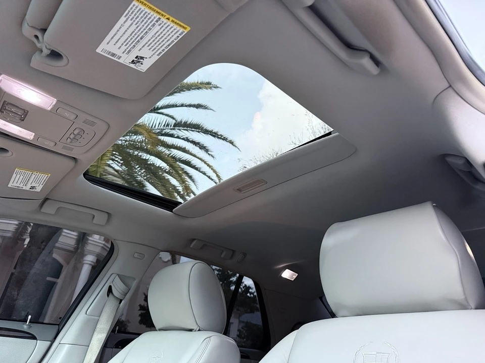 2010 Cadillac DTS - Image 10 of 21
