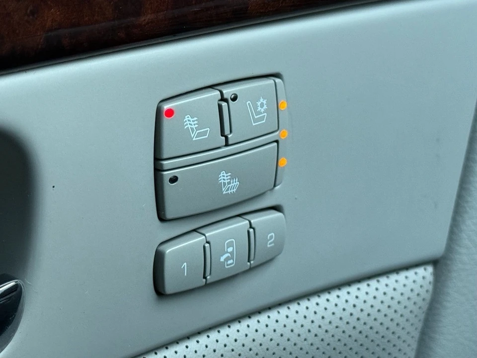 2010 Cadillac DTS - Image 13 of 21