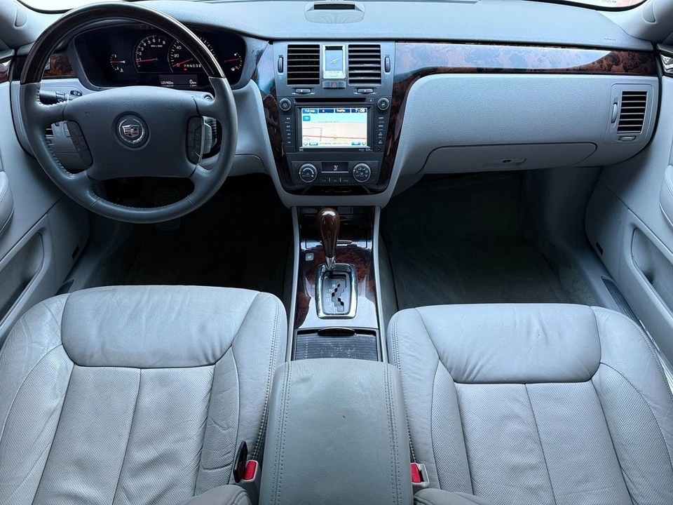 2010 Cadillac DTS - Image 18 of 21