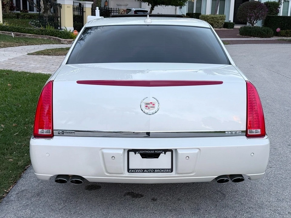 2010 Cadillac DTS - Image 5 of 21