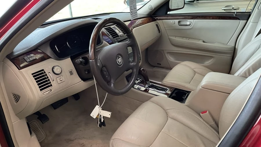 2010 Cadillac DTS - Image 5 of 5