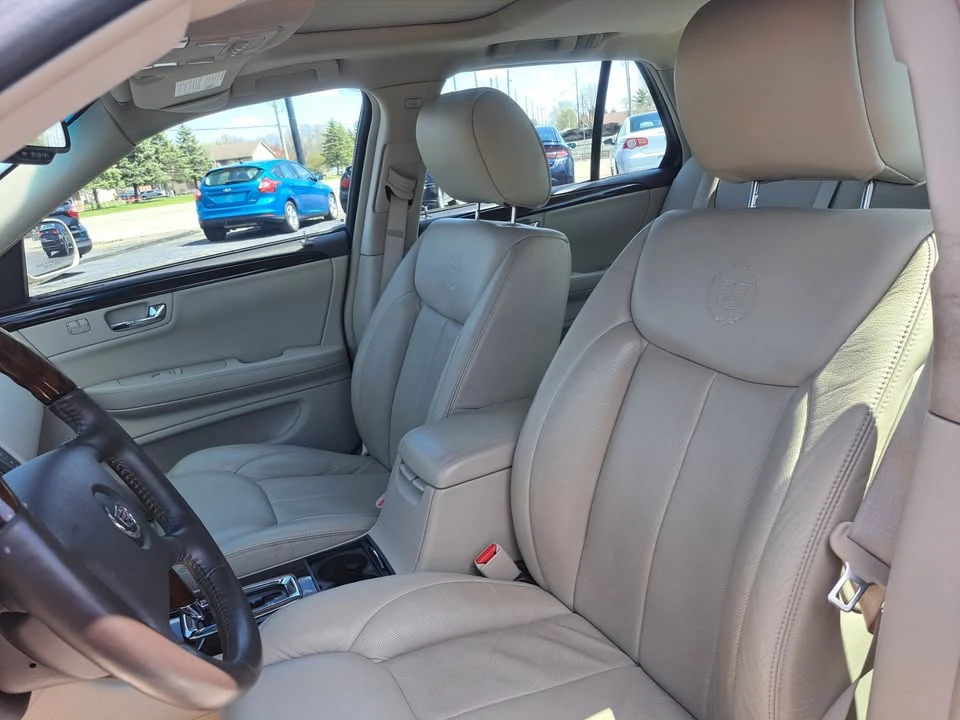 2010 Cadillac DTS - Image 7 of 8