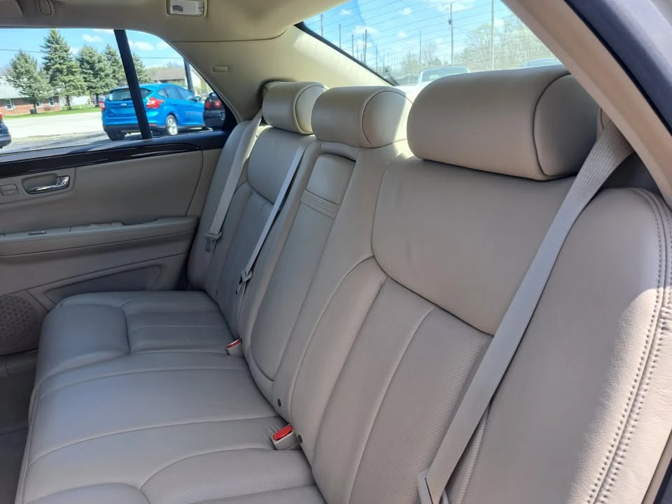 2010 Cadillac DTS - Image 8 of 8
