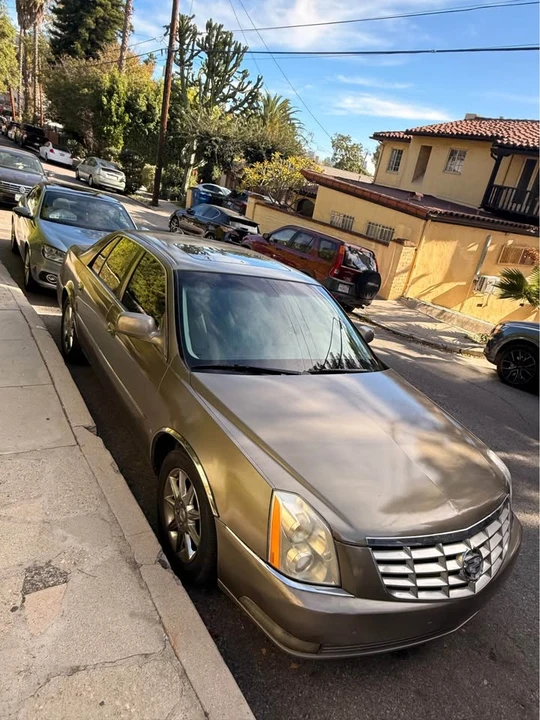 2010 Cadillac DTS - Image 4 of 9