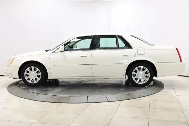 2010 Cadillac DTS - Image 7 of 12