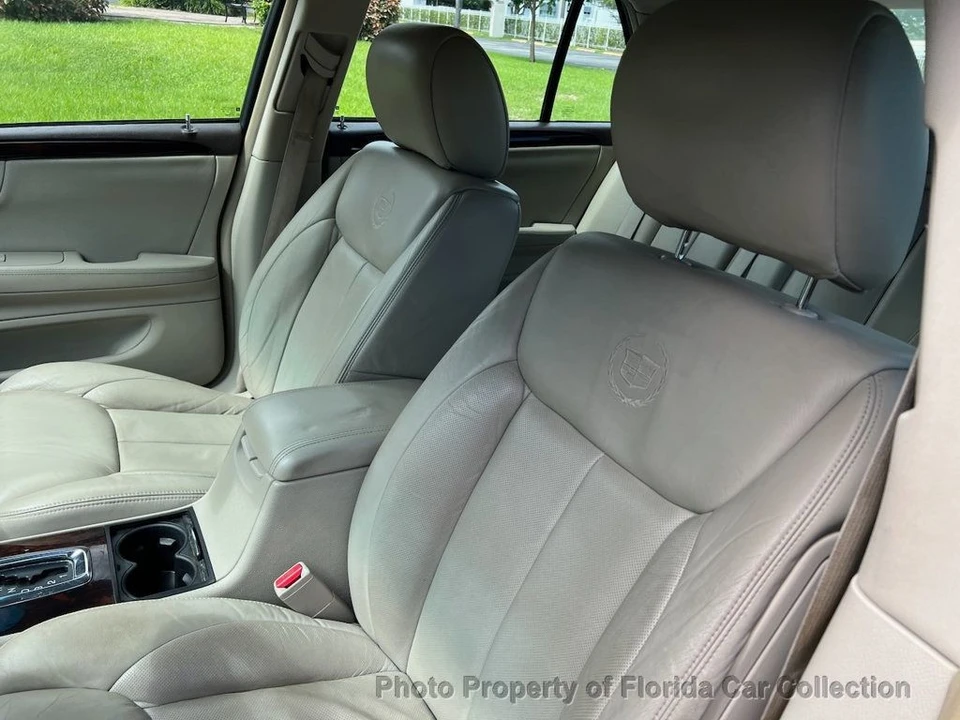 2010 Cadillac DTS - Image 8 of 12