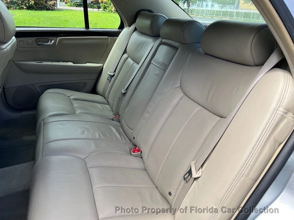 2010 Cadillac DTS - Image 10 of 12