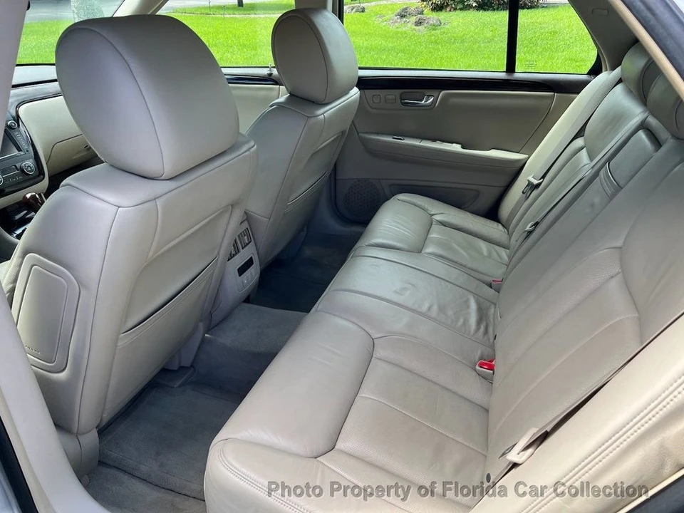 2010 Cadillac DTS - Image 9 of 12
