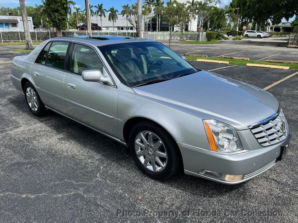 2010 Cadillac DTS - Image 2 of 12