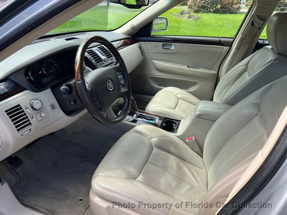 2010 Cadillac DTS - Image 7 of 12